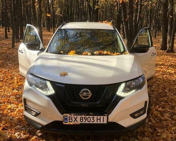 Білий Ніссан Rogue, об'ємом двигуна 2.49 л та пробігом 178 тис. км за 15000 $, фото 4 на Automoto.ua