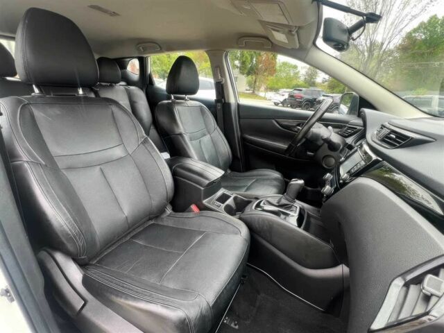 Белый Ниссан Rogue, объемом двигателя 2 л и пробегом 69 тыс. км за 6500 $, фото 7 на Automoto.ua