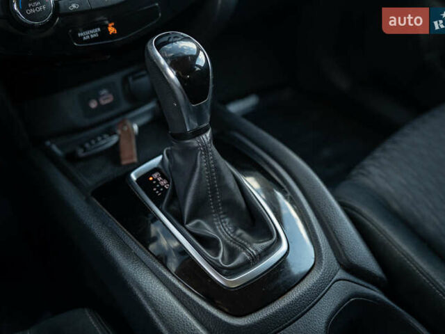 Белый Ниссан Rogue, объемом двигателя 2.49 л и пробегом 132 тыс. км за 14900 $, фото 26 на Automoto.ua