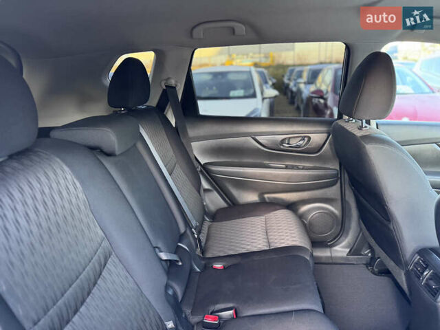 Белый Ниссан Rogue, объемом двигателя 2.5 л и пробегом 151 тыс. км за 14300 $, фото 46 на Automoto.ua