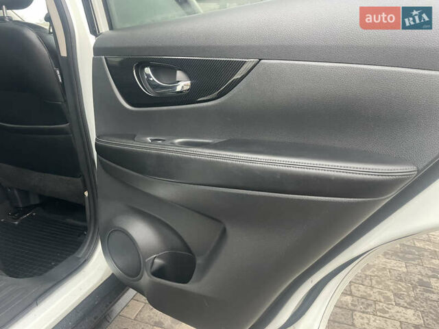 Белый Ниссан Rogue, объемом двигателя 2.5 л и пробегом 144 тыс. км за 15999 $, фото 12 на Automoto.ua