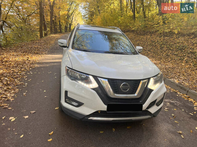 Белый Ниссан Rogue, объемом двигателя 2.49 л и пробегом 89 тыс. км за 16900 $, фото 2 на Automoto.ua