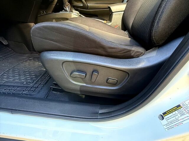 Білий Ніссан Rogue, об'ємом двигуна 2.5 л та пробігом 59 тис. км за 15800 $, фото 6 на Automoto.ua