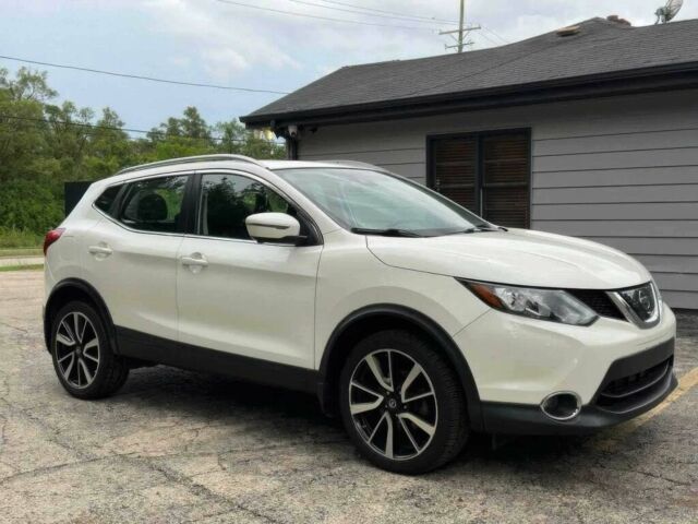 Белый Ниссан Rogue, объемом двигателя 2 л и пробегом 60 тыс. км за 3100 $, фото 2 на Automoto.ua