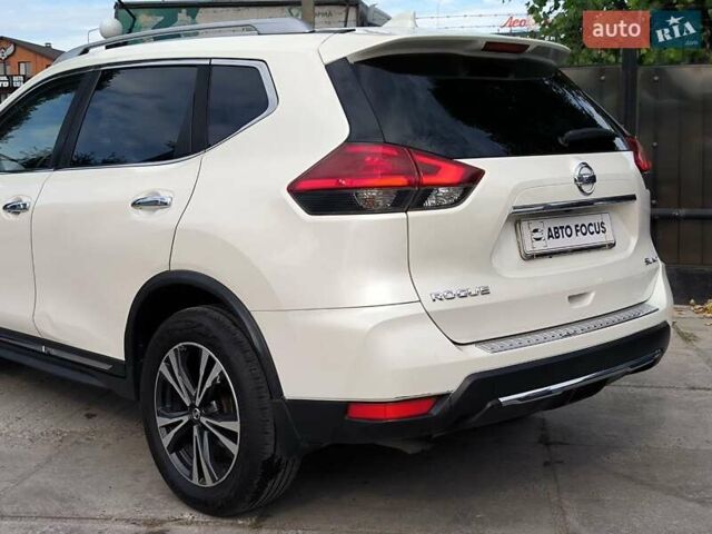 Белый Ниссан Rogue, объемом двигателя 2.49 л и пробегом 112 тыс. км за 14290 $, фото 7 на Automoto.ua