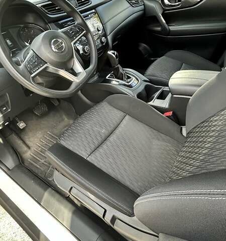 Ниссан Rogue 2017 в Киеве на Automoto.ua Белый Ниссан Rogue, объемом двигателя 2.49 л и пробегом 119 тыс. км за 13952 $, фото 7 на Automoto.ua