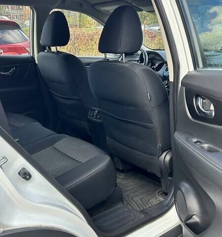 Ниссан Rogue 2017 в Киеве на Automoto.ua Белый Ниссан Rogue, объемом двигателя 2.49 л и пробегом 119 тыс. км за 13952 $, фото 15 на Automoto.ua