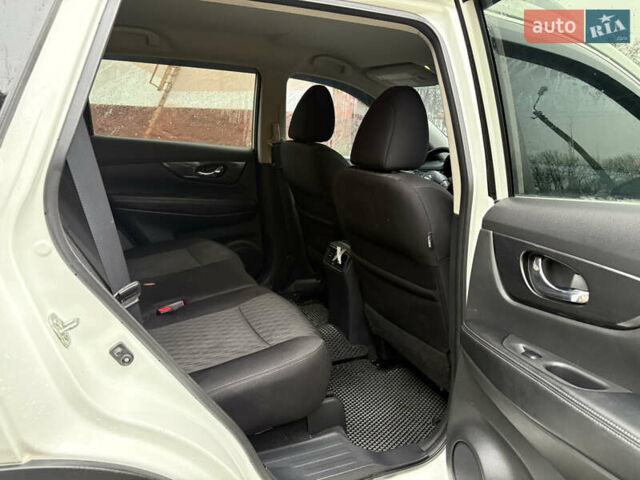 Белый Ниссан Rogue, объемом двигателя 2.49 л и пробегом 213 тыс. км за 11800 $, фото 9 на Automoto.ua