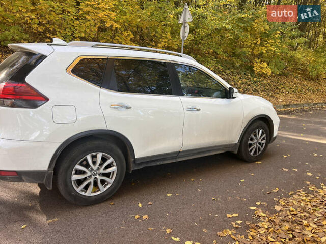 Белый Ниссан Rogue, объемом двигателя 2.49 л и пробегом 89 тыс. км за 16900 $, фото 5 на Automoto.ua