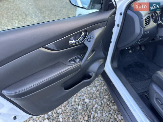 Белый Ниссан Rogue, объемом двигателя 2.5 л и пробегом 151 тыс. км за 14300 $, фото 26 на Automoto.ua