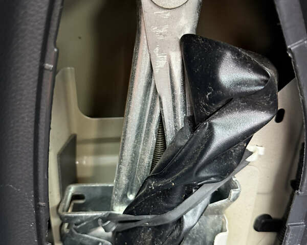 Білий Ніссан Rogue, об'ємом двигуна 2.5 л та пробігом 151 тис. км за 12950 $, фото 55 на Automoto.ua