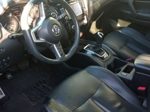 Белый Ниссан Rogue, объемом двигателя 2 л и пробегом 177 тыс. км за 15500 $, фото 3 на Automoto.ua