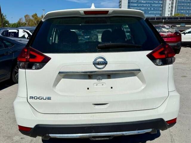 Белый Ниссан Rogue, объемом двигателя 2.49 л и пробегом 85 тыс. км за 7000 $, фото 15 на Automoto.ua
