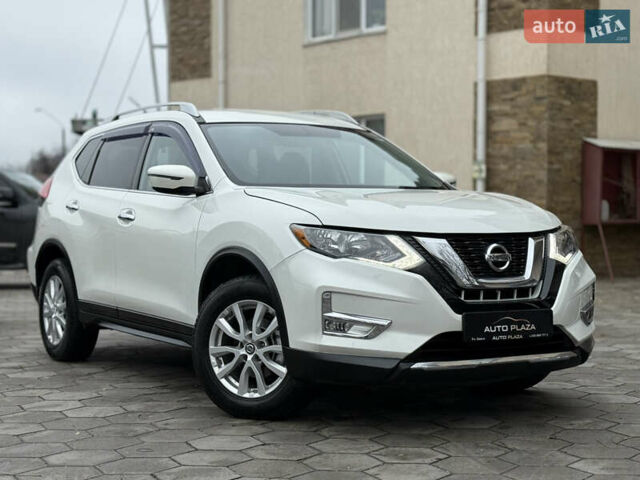 Белый Ниссан Rogue, объемом двигателя 2.49 л и пробегом 133 тыс. км за 13900 $, фото 15 на Automoto.ua