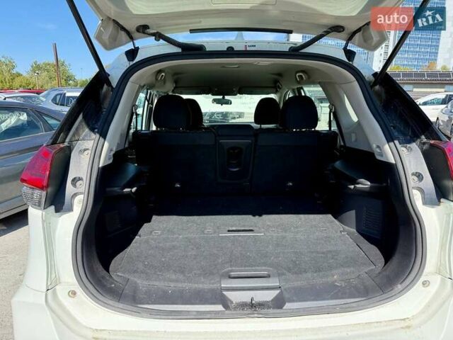 Белый Ниссан Rogue, объемом двигателя 2.49 л и пробегом 85 тыс. км за 7000 $, фото 22 на Automoto.ua