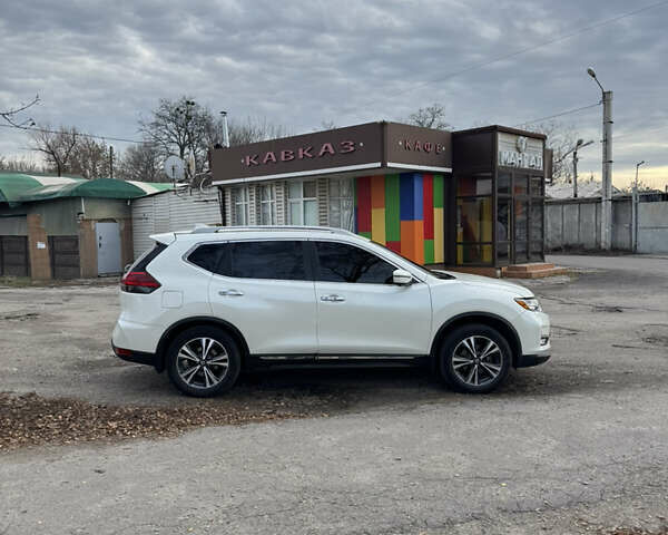 Белый Ниссан Rogue, объемом двигателя 2.49 л и пробегом 107 тыс. км за 16800 $, фото 3 на Automoto.ua