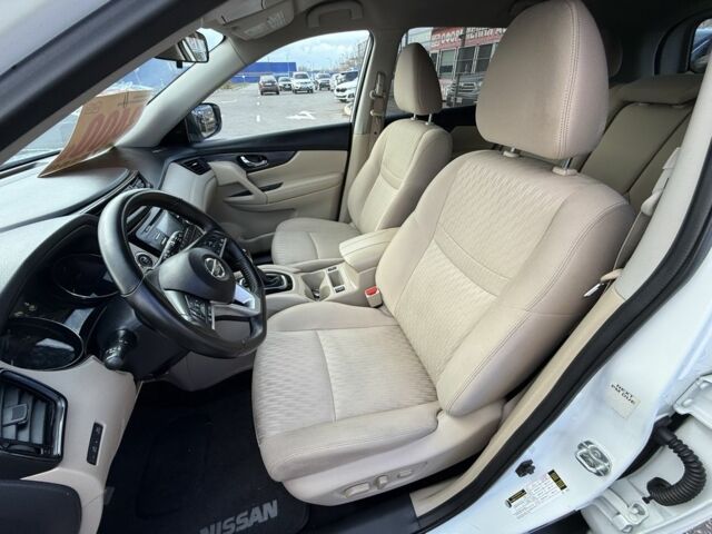 Белый Ниссан Rogue, объемом двигателя 2.5 л и пробегом 119 тыс. км за 12800 $, фото 12 на Automoto.ua