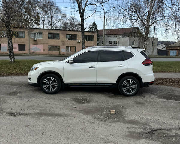 Белый Ниссан Rogue, объемом двигателя 2.49 л и пробегом 107 тыс. км за 16800 $, фото 6 на Automoto.ua