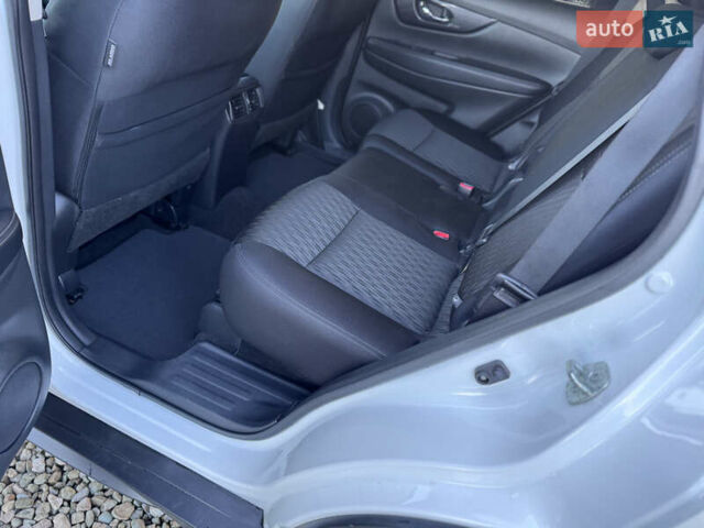 Белый Ниссан Rogue, объемом двигателя 2.5 л и пробегом 151 тыс. км за 14300 $, фото 38 на Automoto.ua