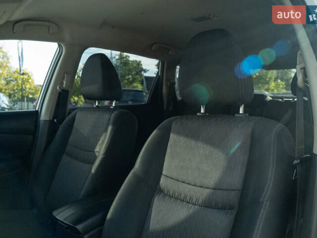 Белый Ниссан Rogue, объемом двигателя 2.49 л и пробегом 132 тыс. км за 14900 $, фото 27 на Automoto.ua