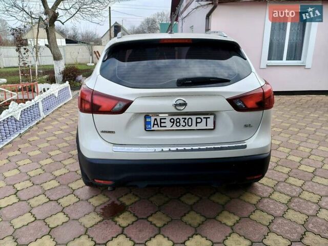 Білий Ніссан Rogue, об'ємом двигуна 2 л та пробігом 134 тис. км за 15300 $, фото 4 на Automoto.ua