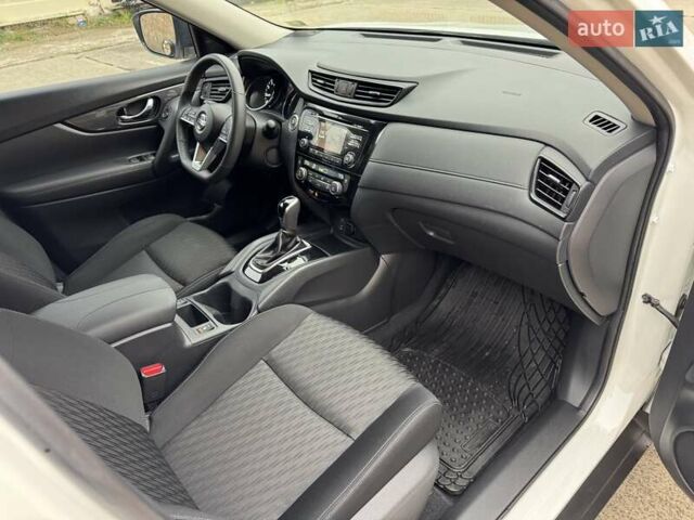 Белый Ниссан Rogue, объемом двигателя 2.49 л и пробегом 88 тыс. км за 14200 $, фото 21 на Automoto.ua