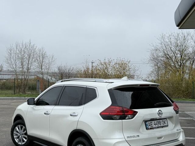 Белый Ниссан Rogue, объемом двигателя 2.5 л и пробегом 108 тыс. км за 15400 $, фото 5 на Automoto.ua