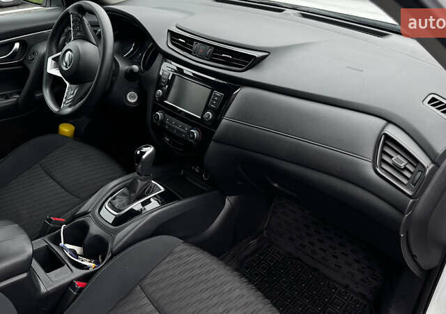 Белый Ниссан Rogue, объемом двигателя 2.5 л и пробегом 120 тыс. км за 13900 $, фото 11 на Automoto.ua