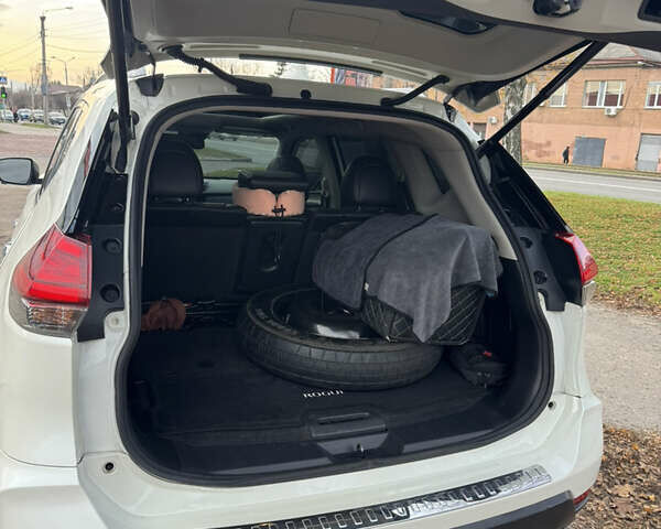 Белый Ниссан Rogue, объемом двигателя 2.49 л и пробегом 107 тыс. км за 16800 $, фото 7 на Automoto.ua