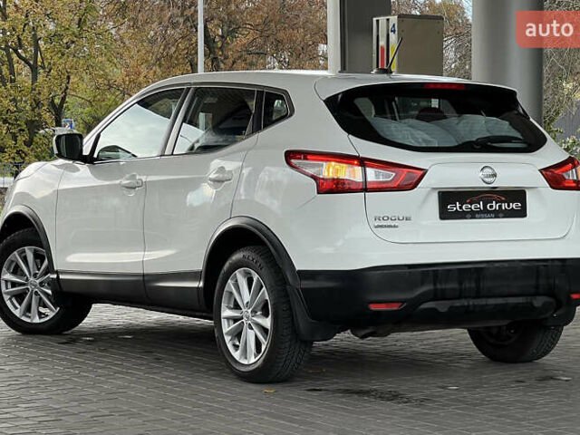 Белый Ниссан Rogue, объемом двигателя 2 л и пробегом 114 тыс. км за 14299 $, фото 3 на Automoto.ua