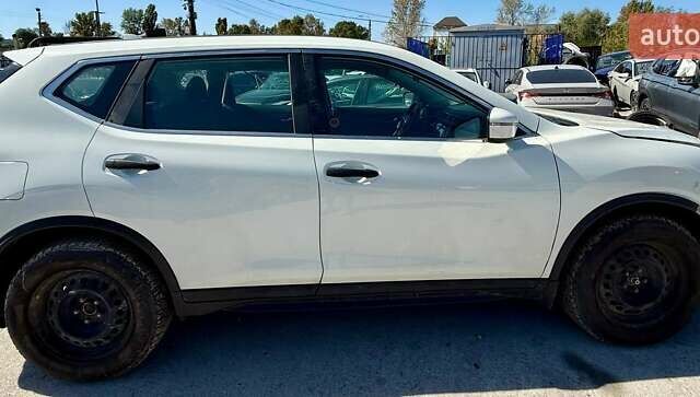 Белый Ниссан Rogue, объемом двигателя 2.49 л и пробегом 85 тыс. км за 7000 $, фото 16 на Automoto.ua