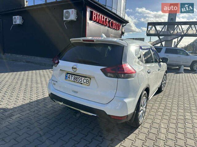 Белый Ниссан Rogue, объемом двигателя 2.49 л и пробегом 160 тыс. км за 14000 $, фото 9 на Automoto.ua