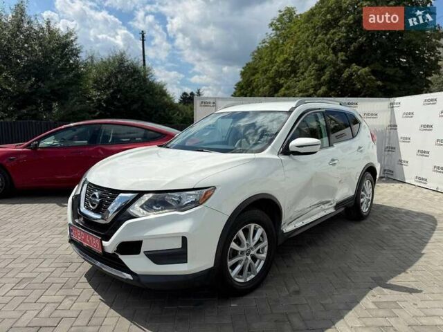 Белый Ниссан Rogue, объемом двигателя 0 л и пробегом 176 тыс. км за 10600 $, фото 1 на Automoto.ua