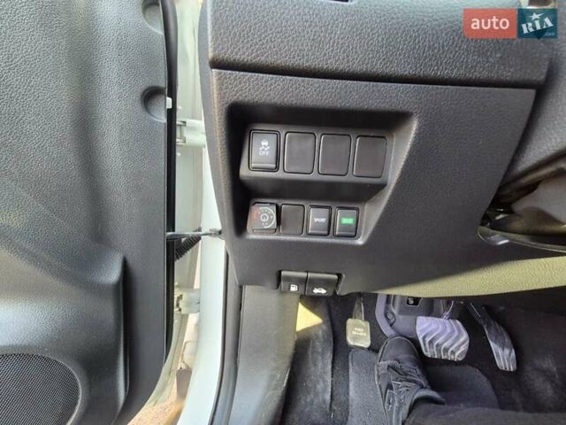 Білий Ніссан Rogue, об'ємом двигуна 2.49 л та пробігом 91 тис. км за 14100 $, фото 13 на Automoto.ua