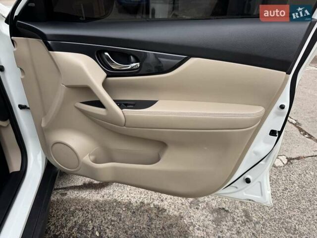 Білий Ніссан Rogue, об'ємом двигуна 2.49 л та пробігом 116 тис. км за 15500 $, фото 18 на Automoto.ua