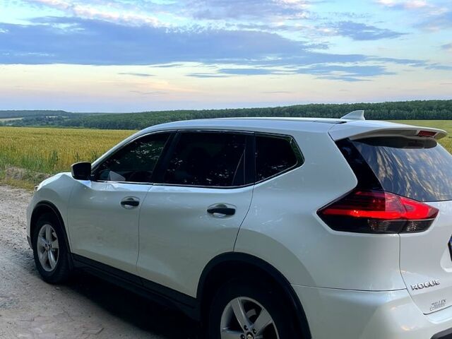Білий Ніссан Rogue, об'ємом двигуна 2.5 л та пробігом 196 тис. км за 12600 $, фото 3 на Automoto.ua