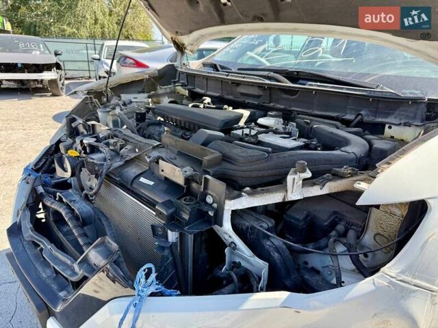 Белый Ниссан Rogue, объемом двигателя 2.49 л и пробегом 85 тыс. км за 7000 $, фото 21 на Automoto.ua