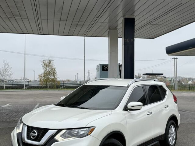 Белый Ниссан Rogue, объемом двигателя 2.5 л и пробегом 108 тыс. км за 15400 $, фото 3 на Automoto.ua