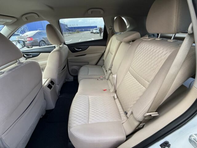 Белый Ниссан Rogue, объемом двигателя 2.5 л и пробегом 119 тыс. км за 12800 $, фото 11 на Automoto.ua