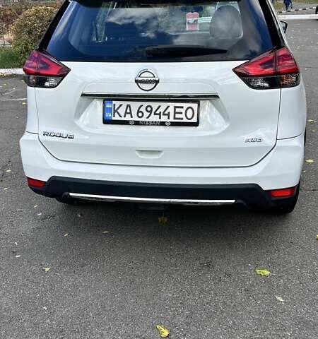 Ниссан Rogue 2017 в Киеве на Automoto.ua Белый Ниссан Rogue, объемом двигателя 2.49 л и пробегом 119 тыс. км за 13952 $, фото 11 на Automoto.ua