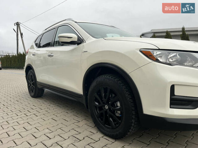 Белый Ниссан Rogue, объемом двигателя 2.5 л и пробегом 120 тыс. км за 14300 $, фото 10 на Automoto.ua