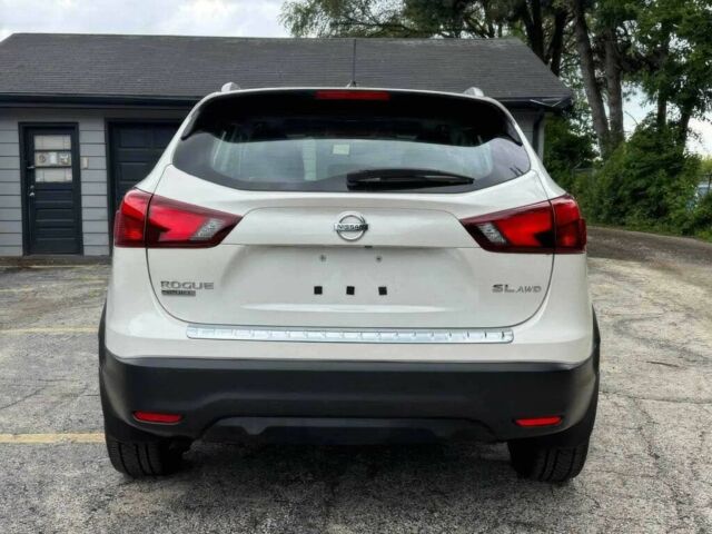 Белый Ниссан Rogue, объемом двигателя 2 л и пробегом 60 тыс. км за 3100 $, фото 4 на Automoto.ua