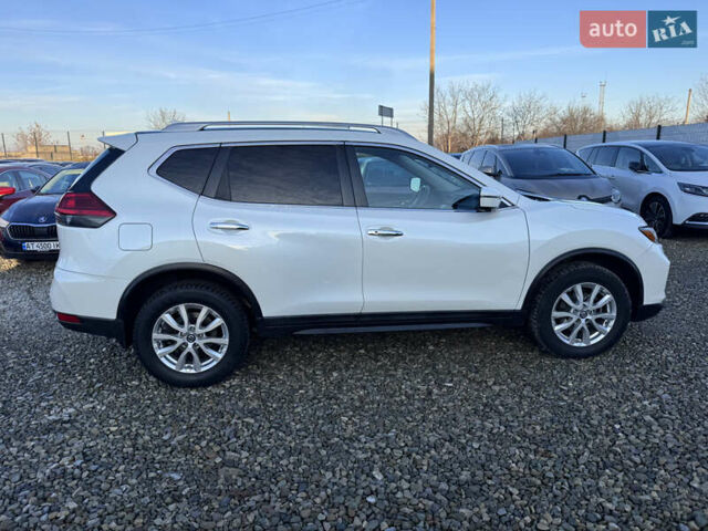 Белый Ниссан Rogue, объемом двигателя 2.5 л и пробегом 151 тыс. км за 14300 $, фото 16 на Automoto.ua