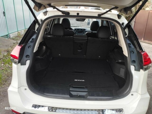 Белый Ниссан Rogue, объемом двигателя 0 л и пробегом 72 тыс. км за 14900 $, фото 12 на Automoto.ua