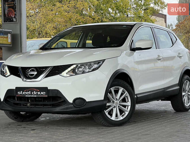 Белый Ниссан Rogue, объемом двигателя 2 л и пробегом 114 тыс. км за 14299 $, фото 2 на Automoto.ua