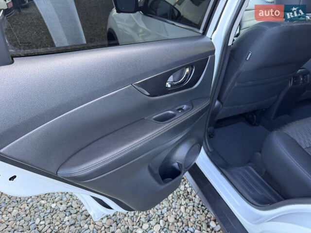 Белый Ниссан Rogue, объемом двигателя 2.5 л и пробегом 151 тыс. км за 14300 $, фото 37 на Automoto.ua