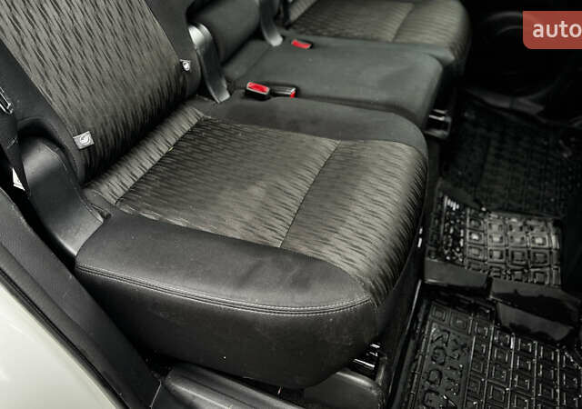 Белый Ниссан Rogue, объемом двигателя 2.5 л и пробегом 120 тыс. км за 13900 $, фото 16 на Automoto.ua