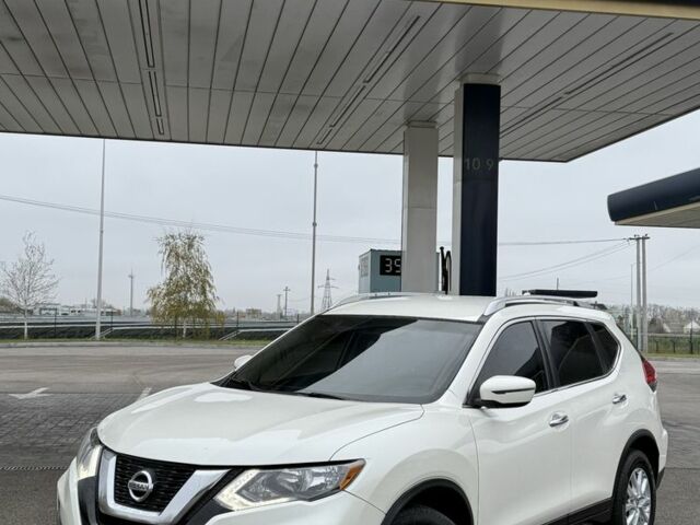 Белый Ниссан Rogue, объемом двигателя 2.5 л и пробегом 108 тыс. км за 15400 $, фото 2 на Automoto.ua