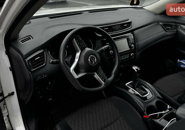 Белый Ниссан Rogue, объемом двигателя 2.5 л и пробегом 120 тыс. км за 13900 $, фото 9 на Automoto.ua