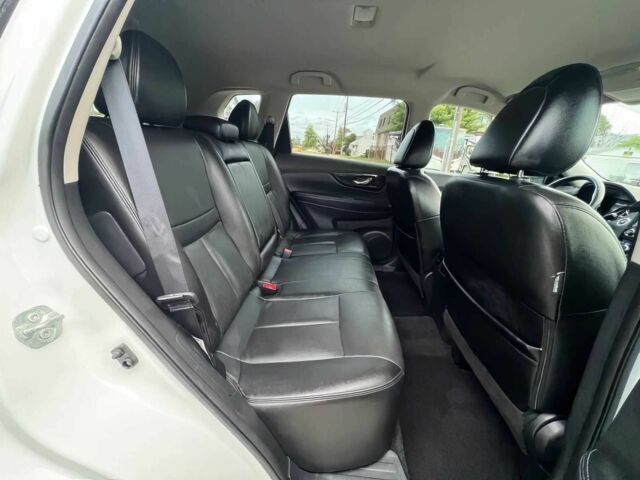 Белый Ниссан Rogue, объемом двигателя 2 л и пробегом 52 тыс. км за 7600 $, фото 10 на Automoto.ua